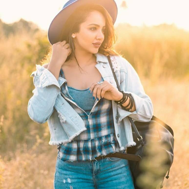 B'day Special: Bigg Boss 2 Contestant Tejaswi Madivada Rare & Unseen Photos