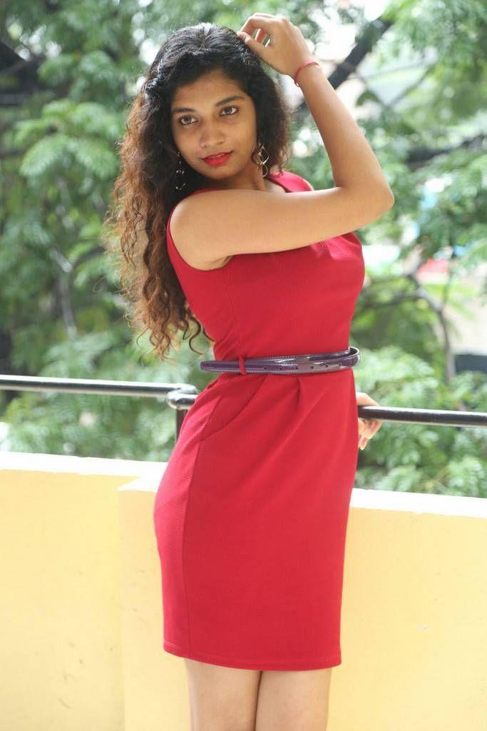 Bindu Stills At Nenu Kidnap Ayyanu Movie Success Meet