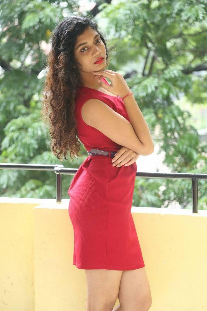 Bindu Stills At Nenu Kidnap Ayyanu Movie Success Meet