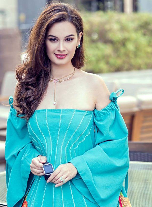 Bollywood Actress Evelyn Sharma CLOSE UP HD Photos