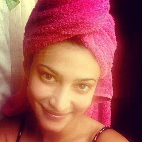 Bollywood Actresses Early Morning Selfies Photos
