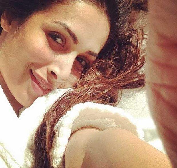 Bollywood Actresses Early Morning Selfies Photos