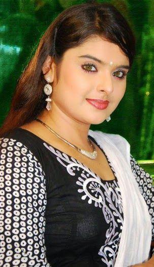 Malayalam Serial Actress Sajitha Betti Photos