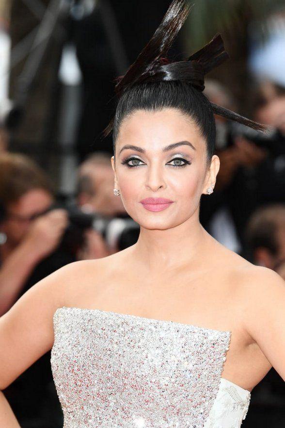 Cannes 2018: Aishwarya Rai looks stunning on the red carpet