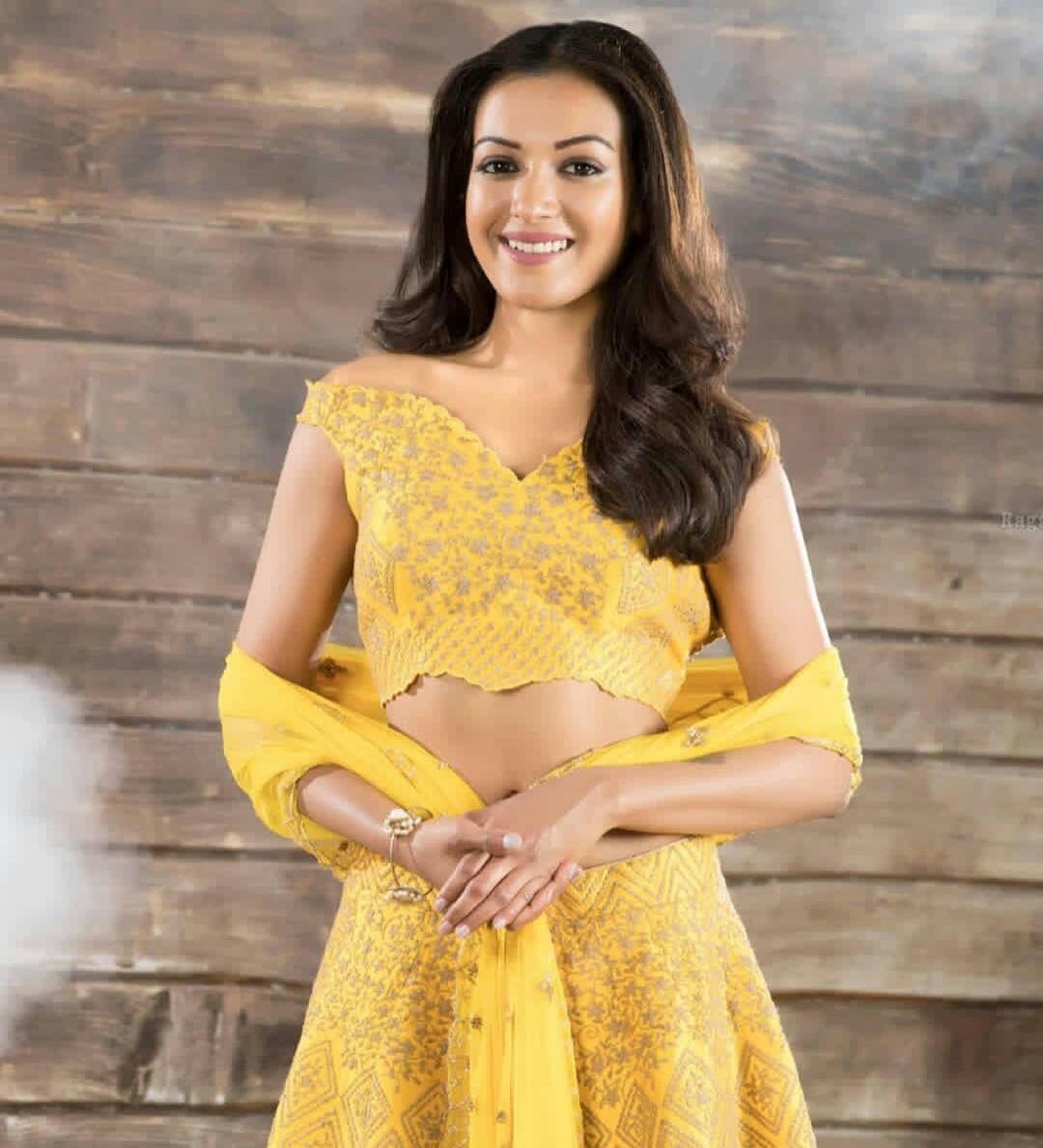 Catherine Tresa Hot Compilation of Photos