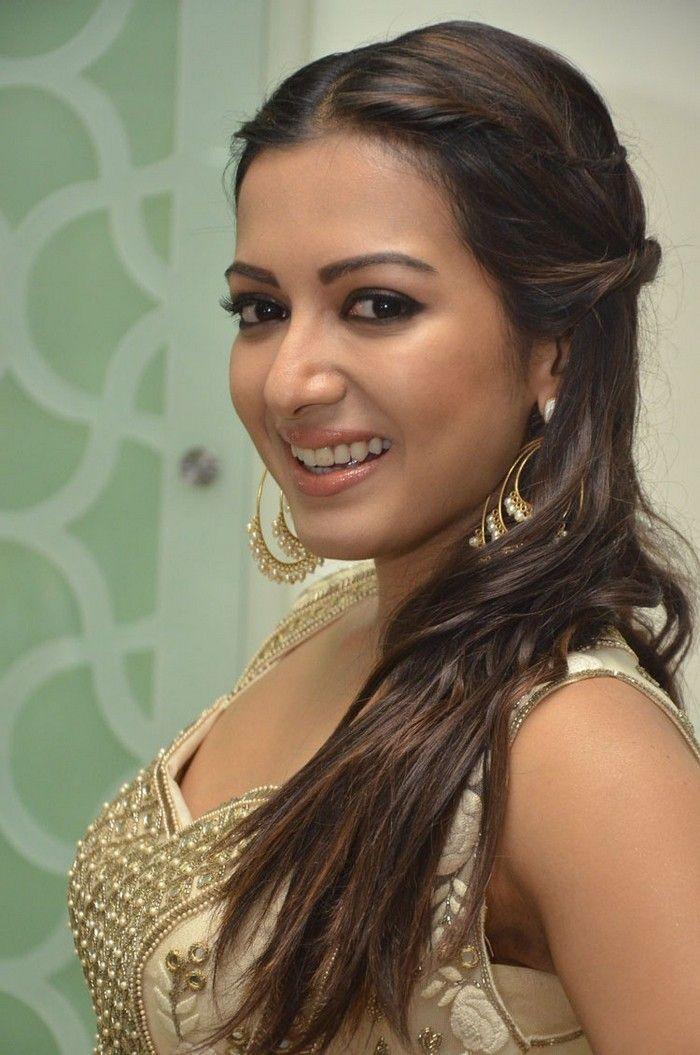 Catherine Tresa Latest Photo Gallery