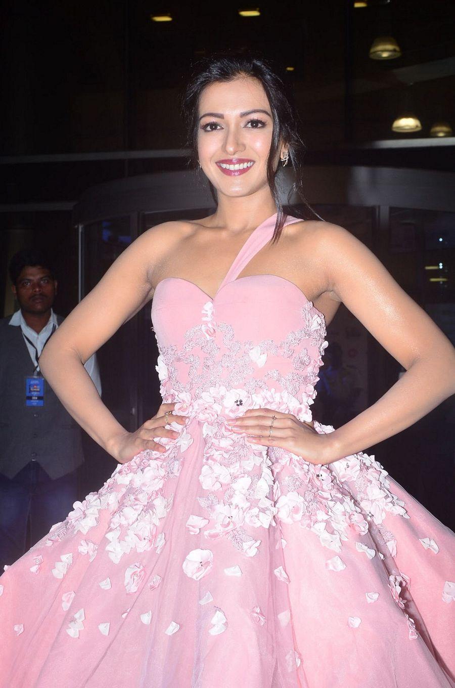 Catherine Tresa at Filmfare Awards South 2017