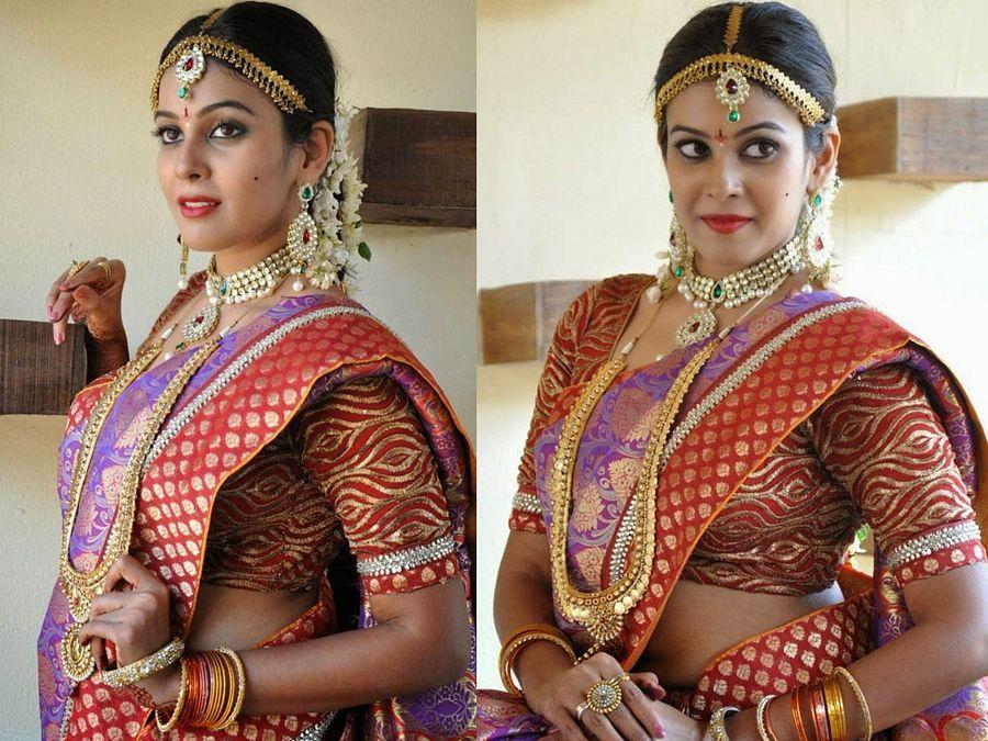 Chandini Tamilarasan Hot & Spicy Close UP HD Wallpapers