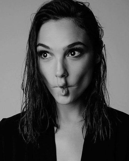 Check out the Latest Photos & Images of Gal Gadot Actress