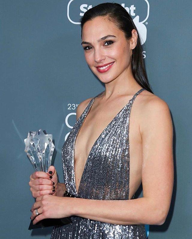 Check out the Latest Photos & Images of Gal Gadot Actress