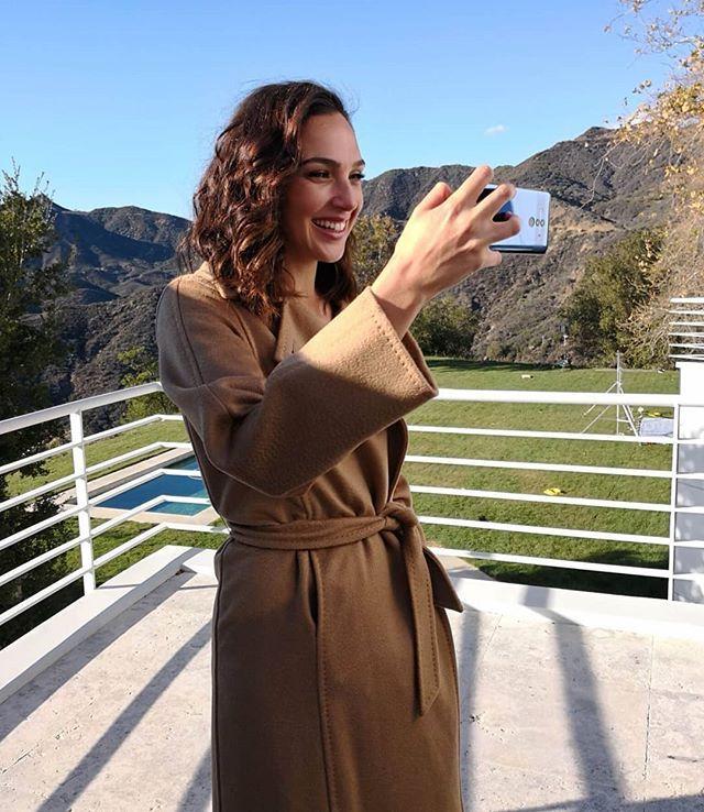Check out the Latest Photos & Images of Gal Gadot Actress