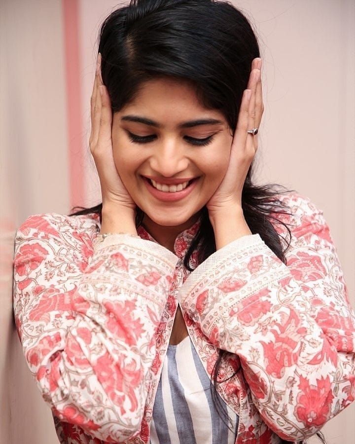 Cute Expressions of Megha Akash