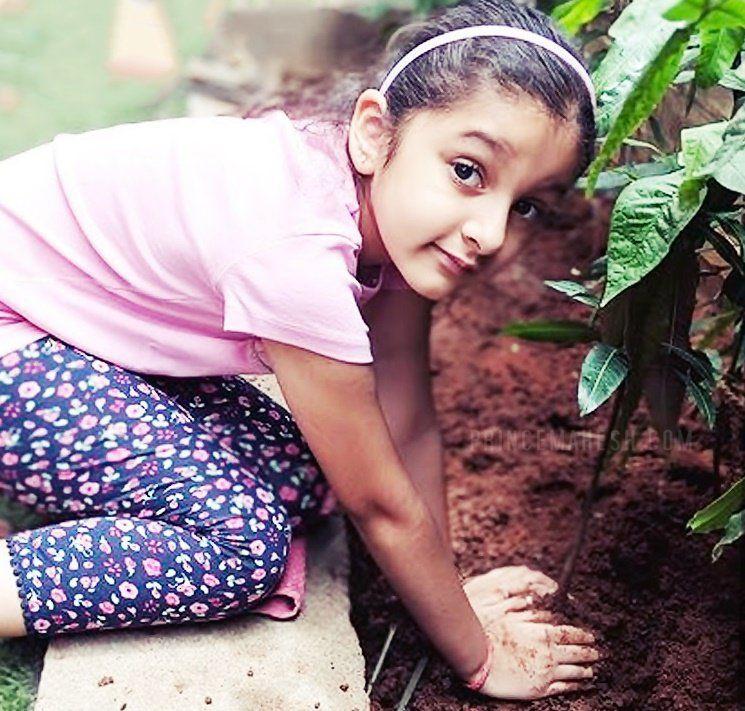 Cutie pie Sitara accepts her dad Mahesh's Haritha Haram Challenge Photos