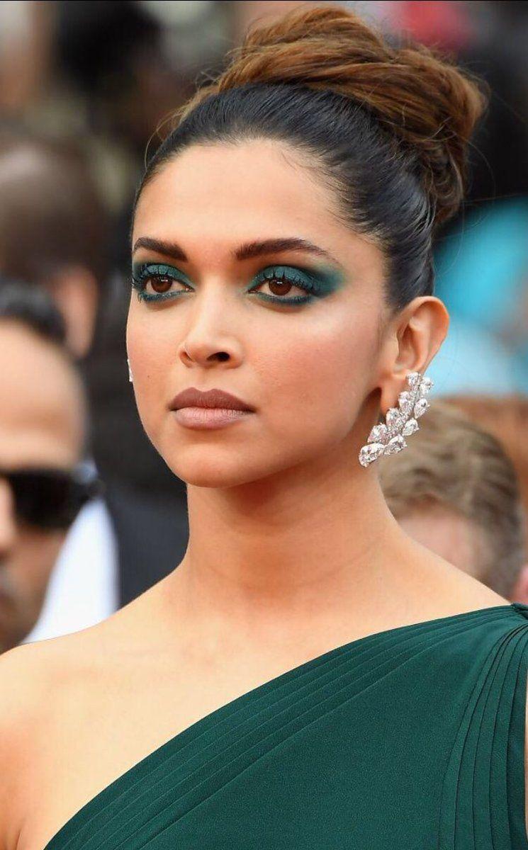 Deepika Padukone walks the red carpet like a queen PHOTOS