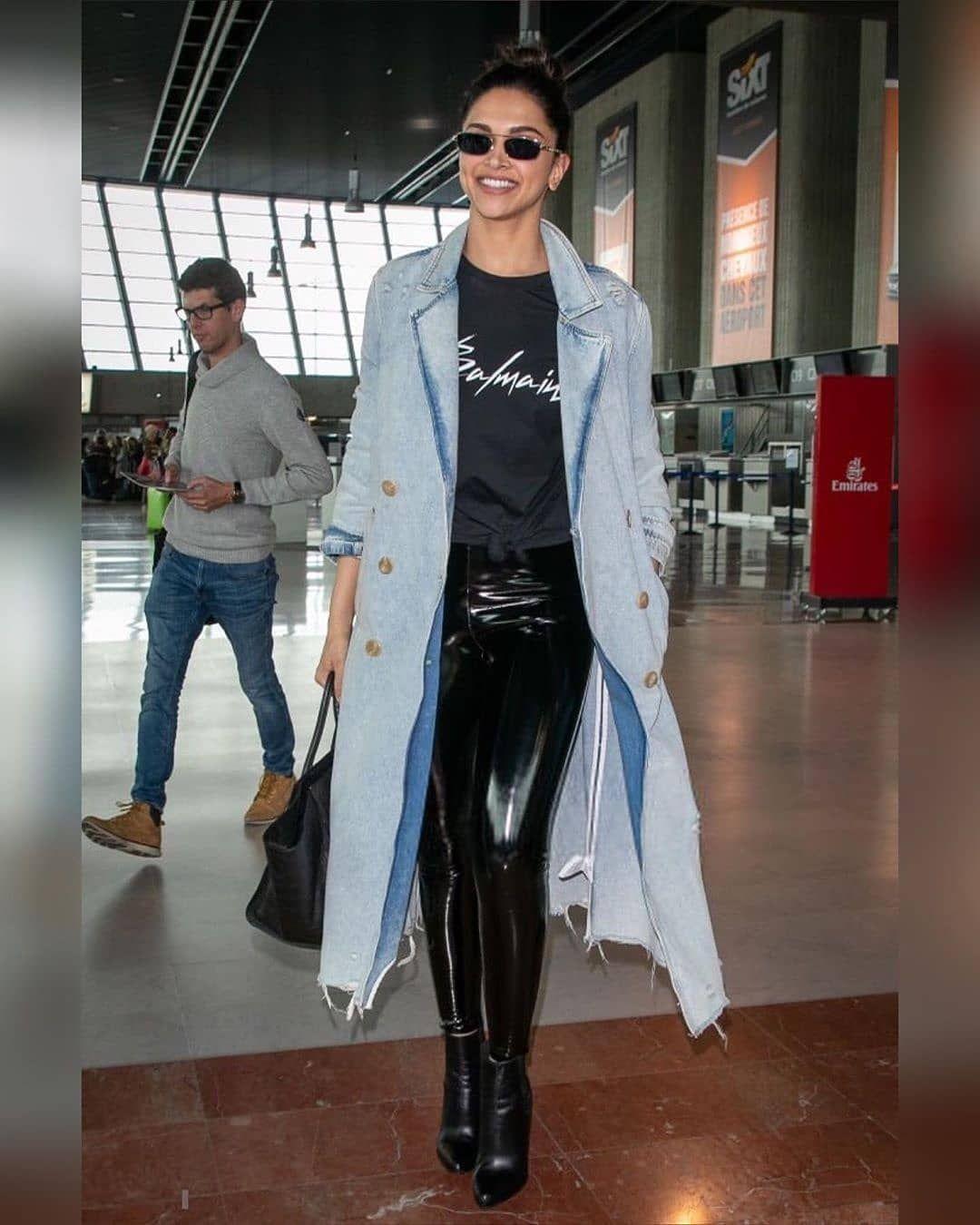 Deepika spotted at the Mumbai Airport