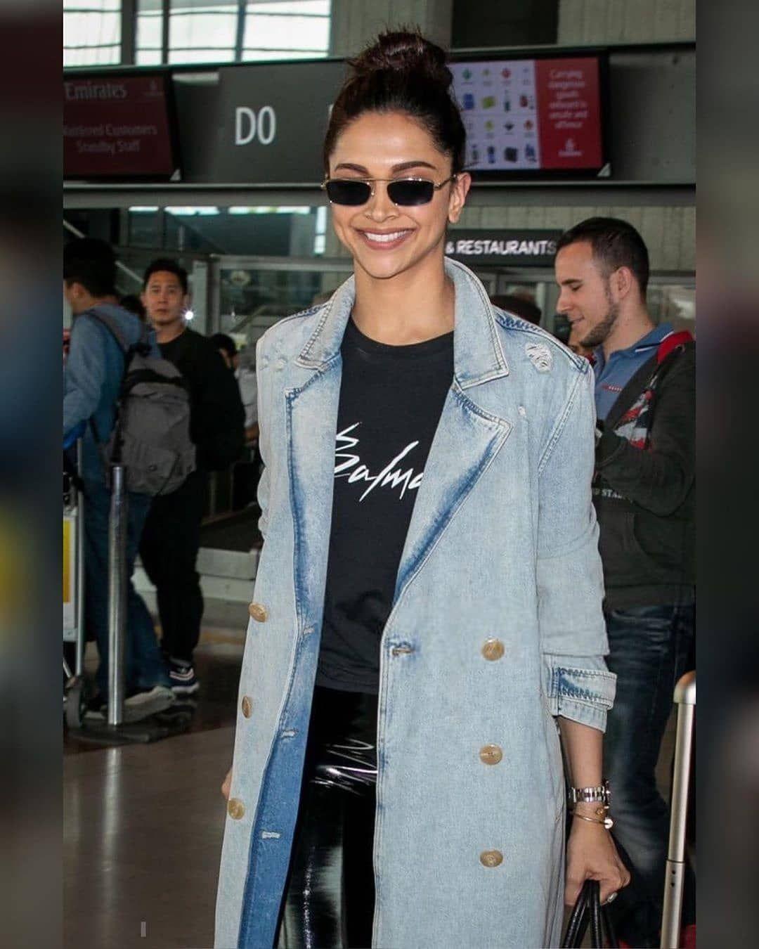 Deepika spotted at the Mumbai Airport