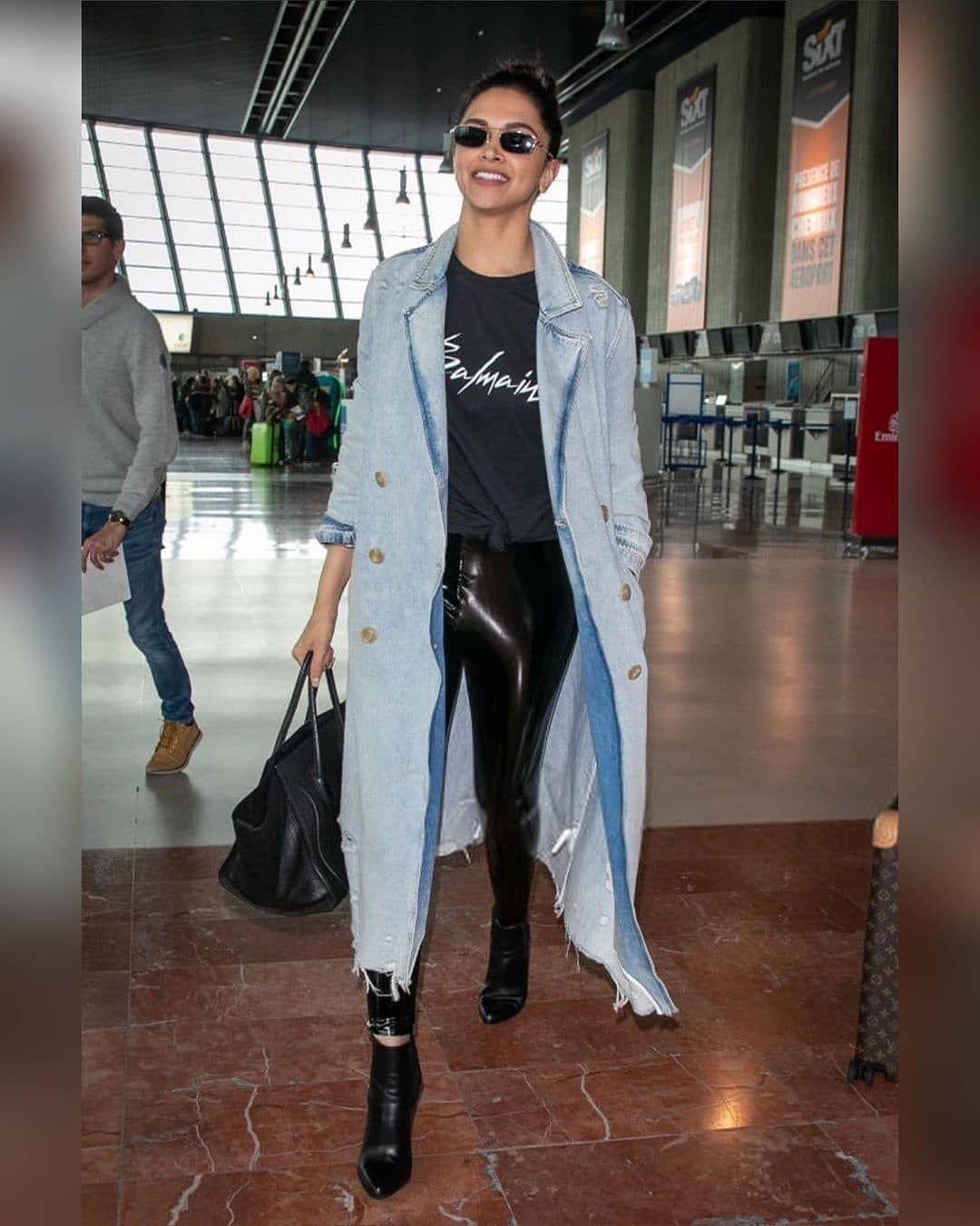 Deepika spotted at the Mumbai Airport