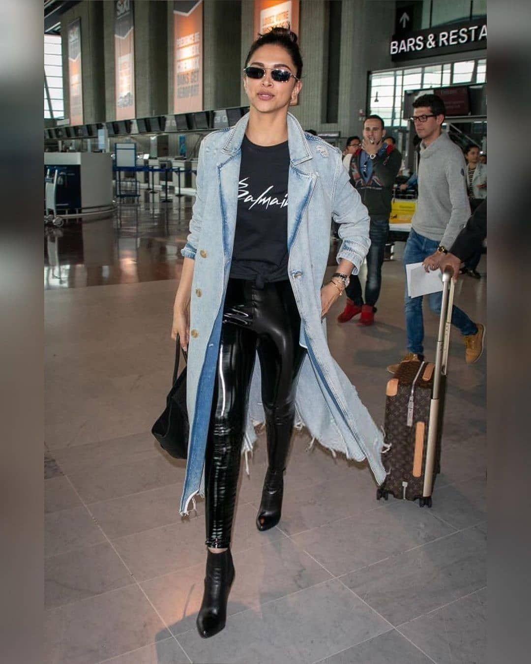 Deepika spotted at the Mumbai Airport