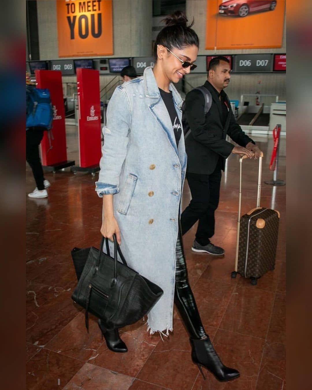 Deepika spotted at the Mumbai Airport