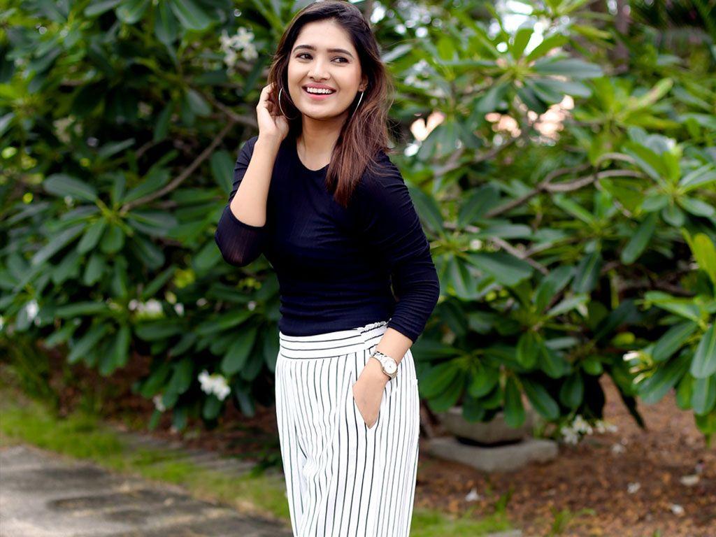 Deivamagal Serial Fame Vani Bhojan Latest Photos