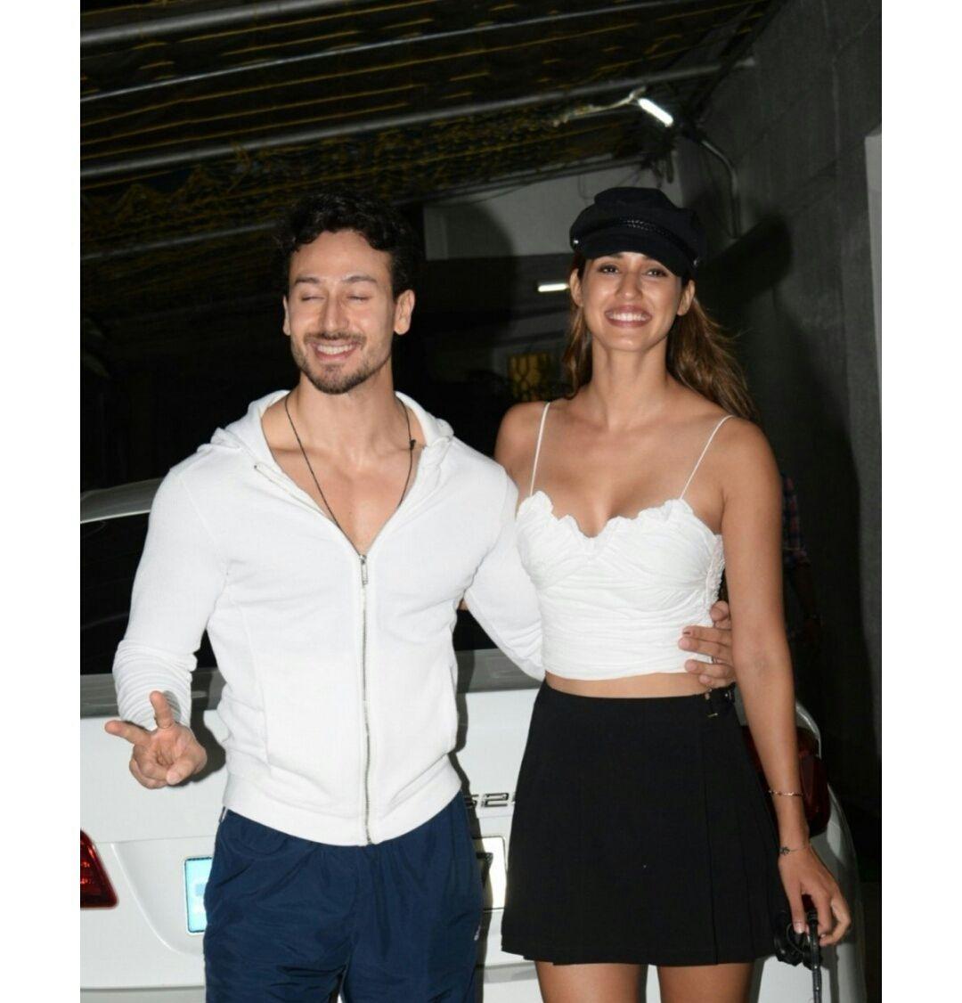 Disha Patani spotted with her Boyfriend at night time outside his residence