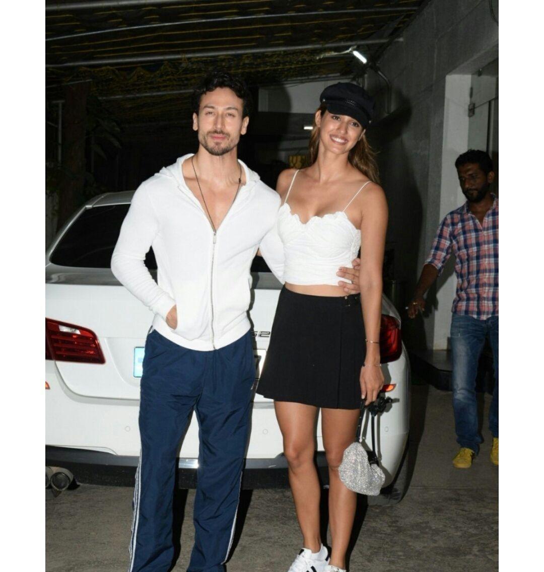 Disha Patani spotted with her Boyfriend at night time outside his residence