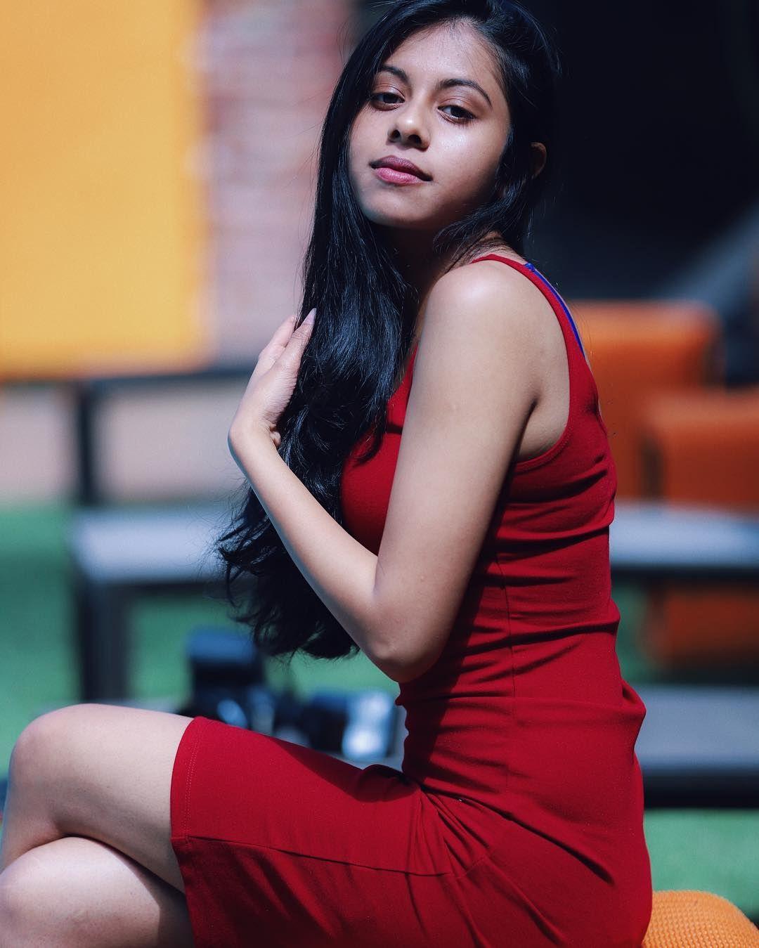 Dishani Chakraborty Daughter Of Mithun Rising The Heat In Bollywood See Images