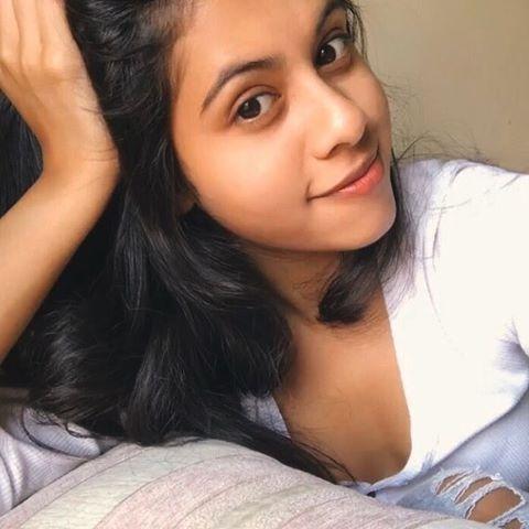 Dishani Chakraborty Daughter Of Mithun Rising The Heat In Bollywood See Images