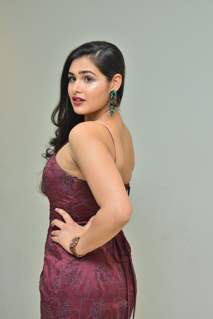 Divi Prasanna Latest Glamorous Stills