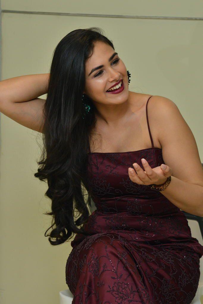 Divi Prasanna Latest Glamorous Stills