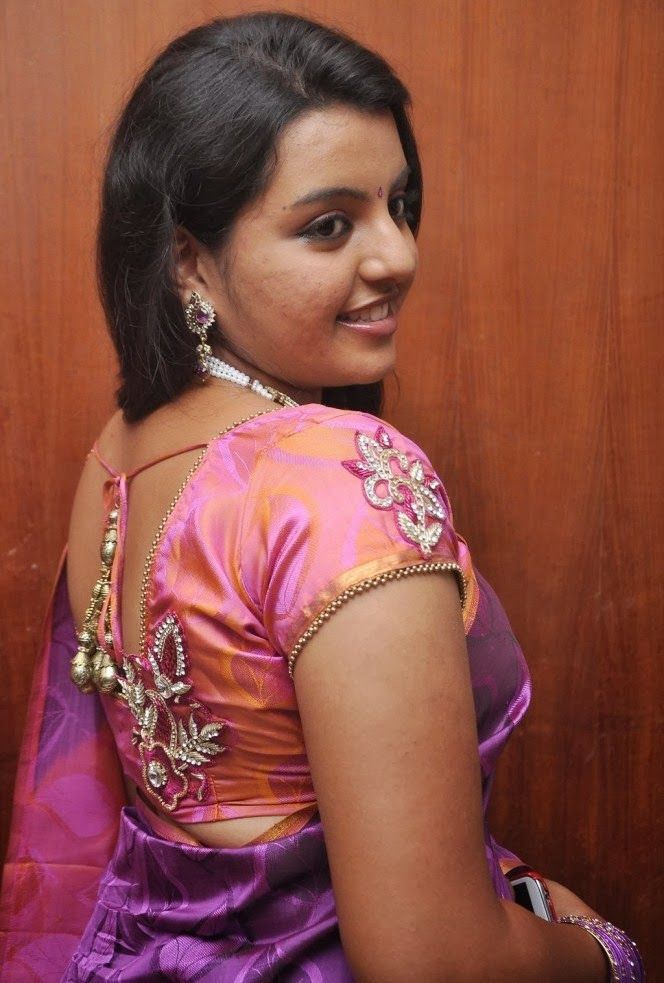 Divya Nagesh in Saree Photos