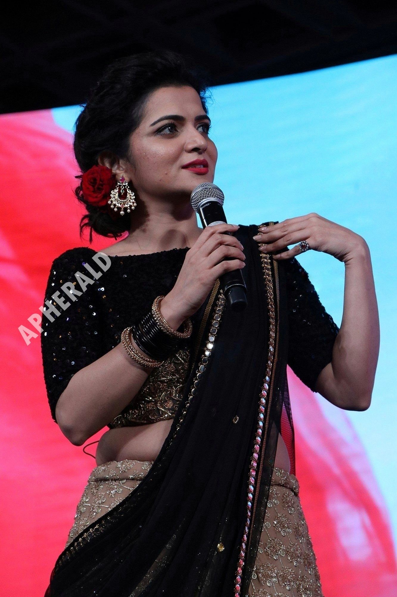 Divyadarshini New Photos in a black saree