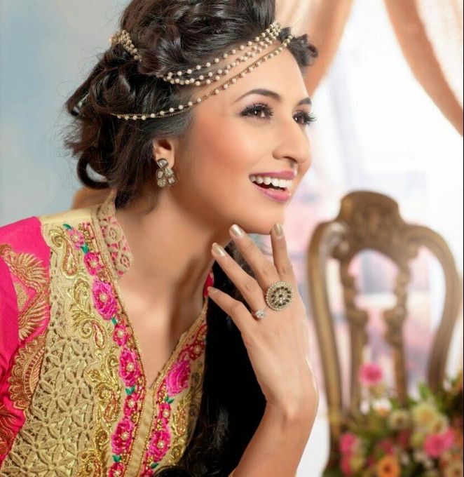 Divyanka Tripathi rare stills 