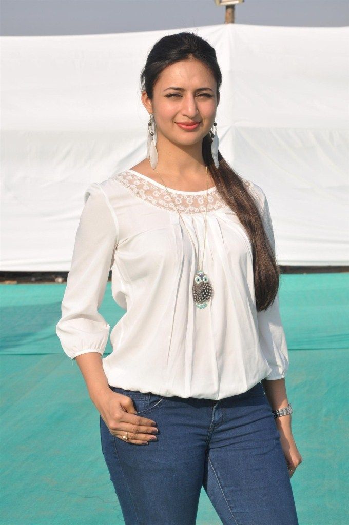 Divyanka Tripathi rare stills 