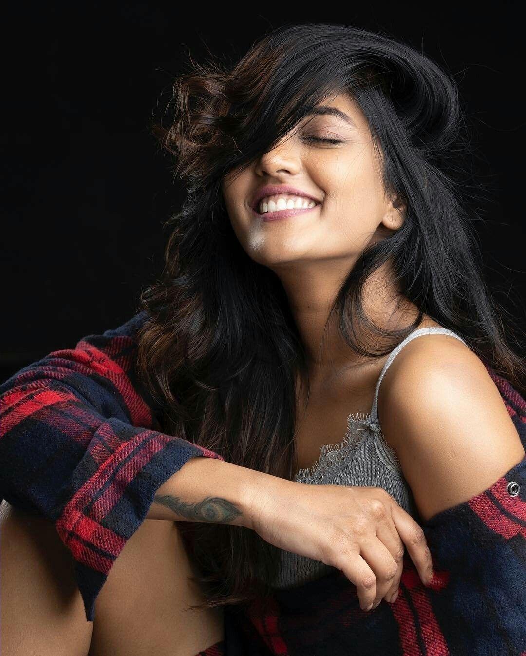Eesha Rebba Sizzling Photoshoot
