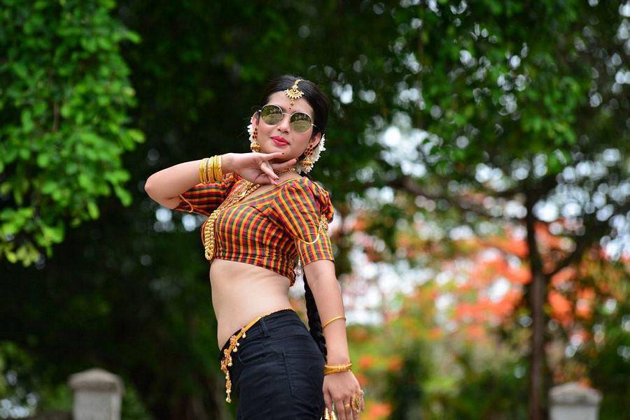 Ena Saha Stills From Lanka Movie