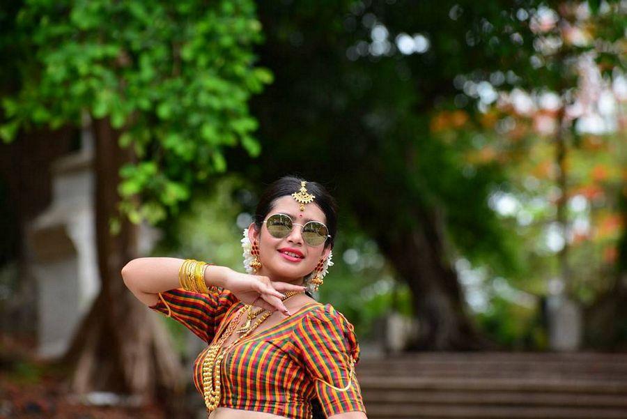 Ena Saha Stills From Lanka Movie