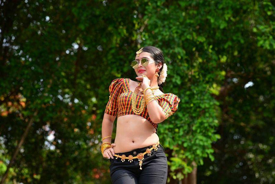 Ena Saha Stills From Lanka Movie