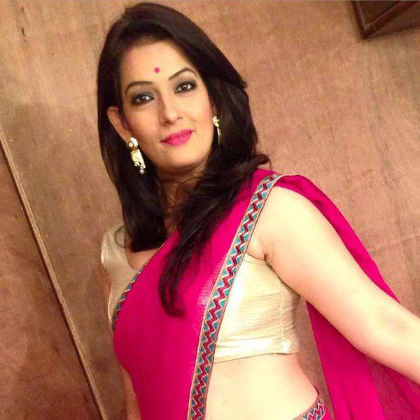 Falguni Rajani Latest Unseen Hot Photos in Saree