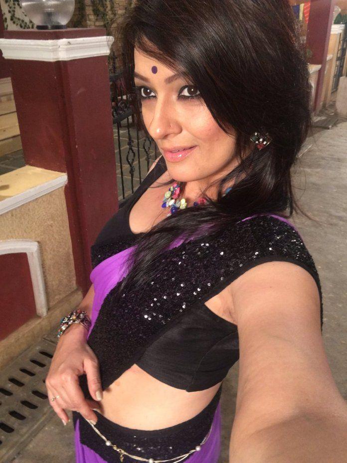 Falguni Rajani Latest Unseen Hot Photos in Saree