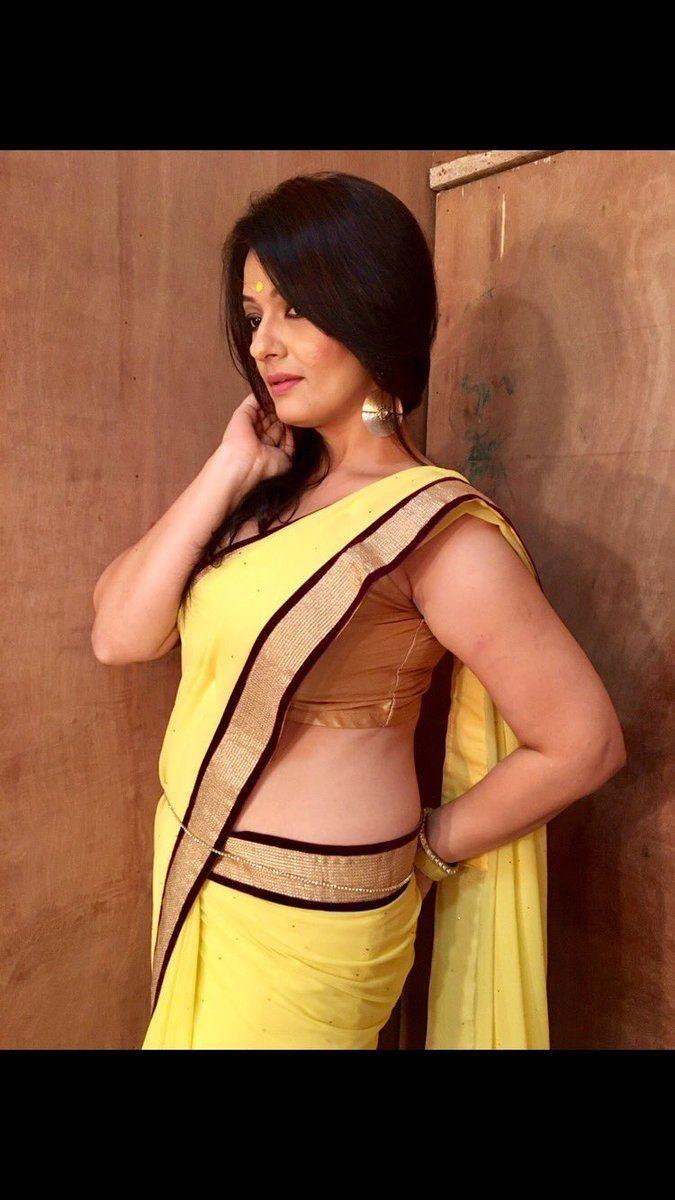 Falguni Rajani Latest Unseen Hot Photos in Saree