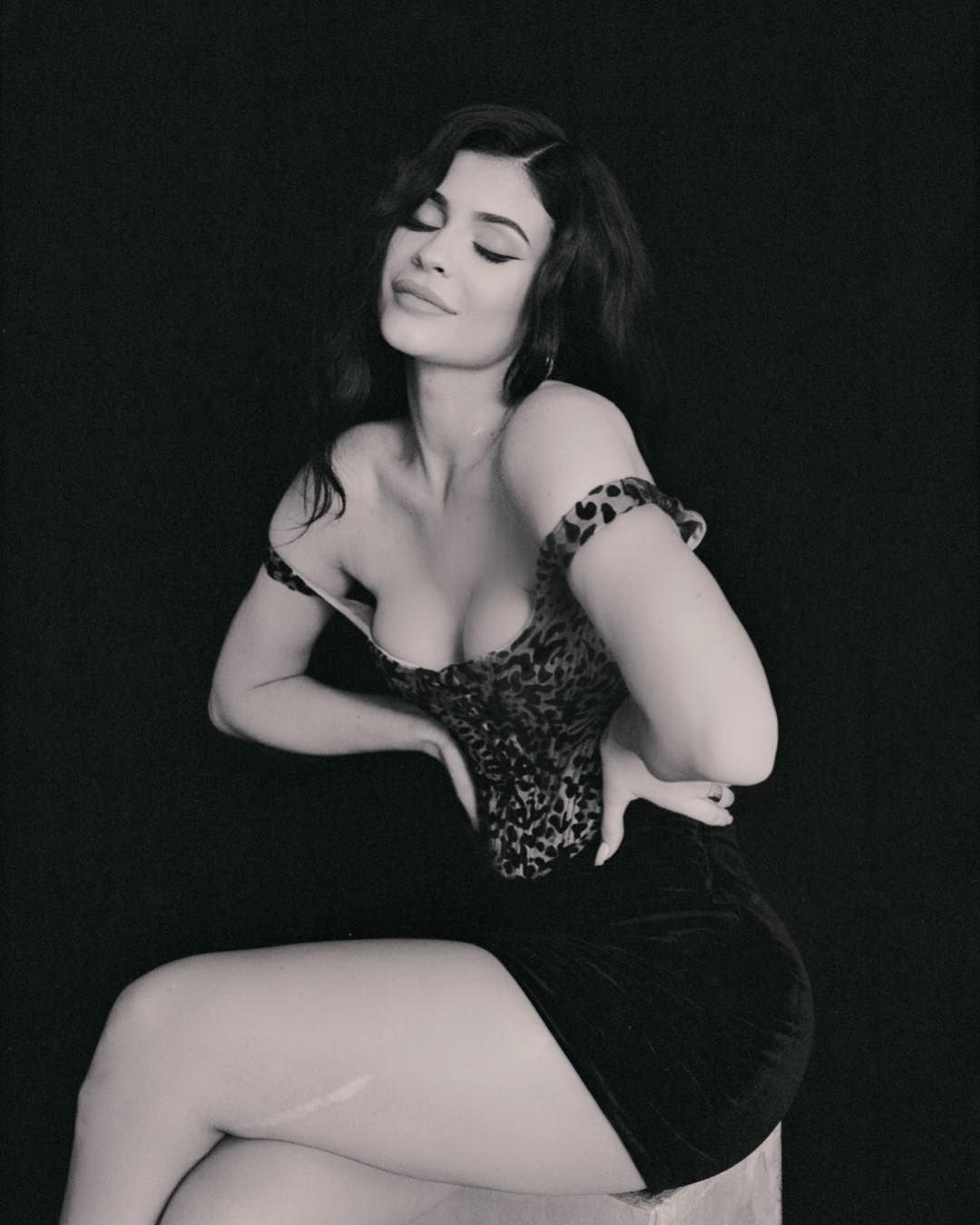 Famous American Model cum Actress Kylie Jenner Hot Photos