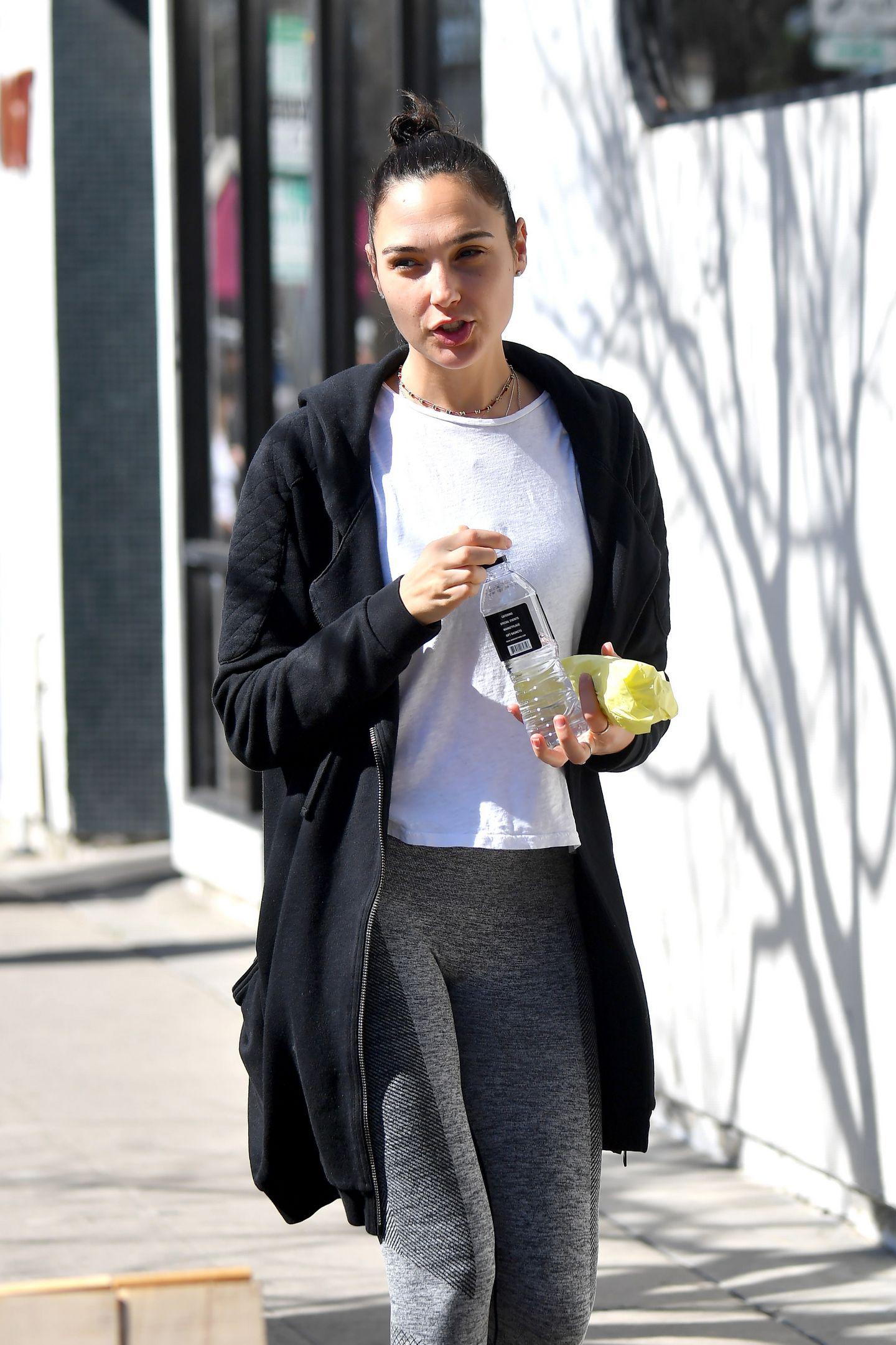 Gal Gadot with her Kids at the Farmers Market