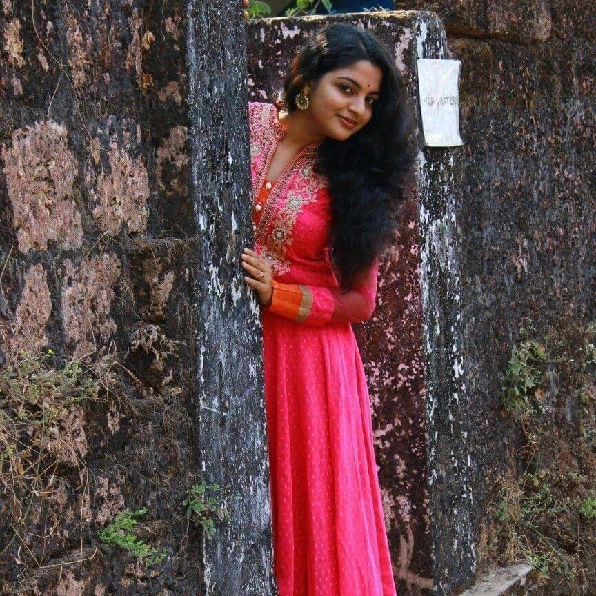 Gayatri Fame Nikhila Vimal Rare & Unseen Photos
