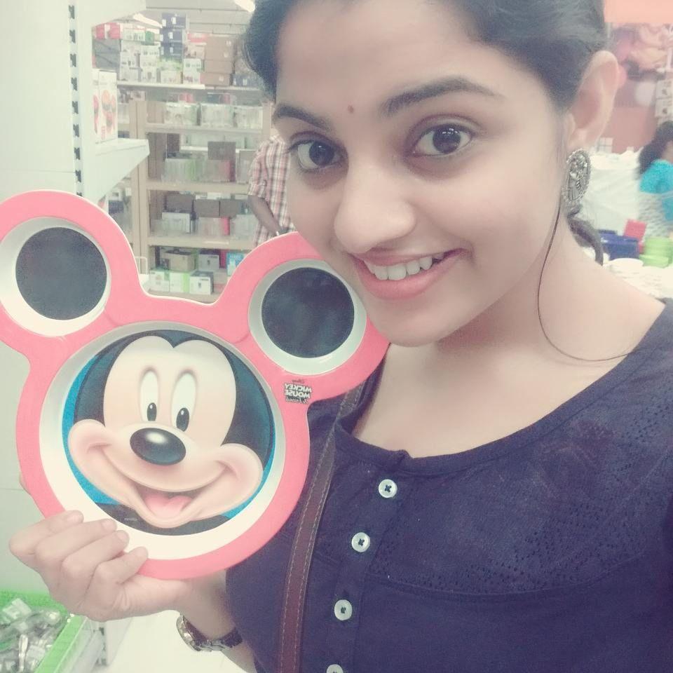 Gayatri Fame Nikhila Vimal Rare & Unseen Photos