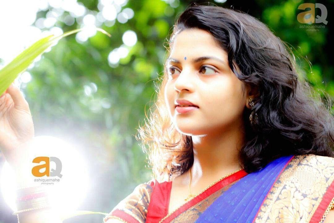 Gayatri Fame Nikhila Vimal Rare & Unseen Photos