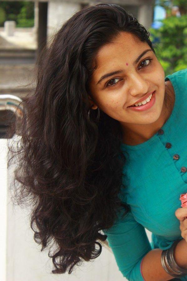 Gayatri Fame Nikhila Vimal Rare & Unseen Photos