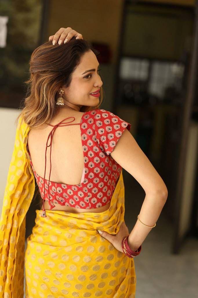 Geeta Shah Latest Hot Yellow Saree Photos