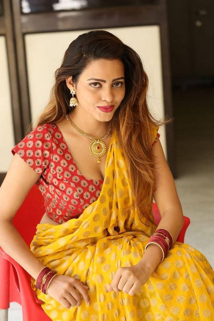 Geeta Shah Latest Hot Yellow Saree Photos