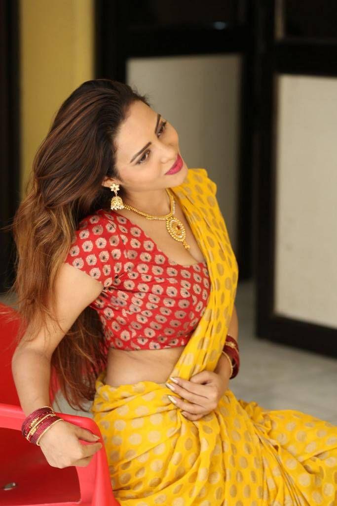 Geeta Shah Latest Hot Yellow Saree Photos